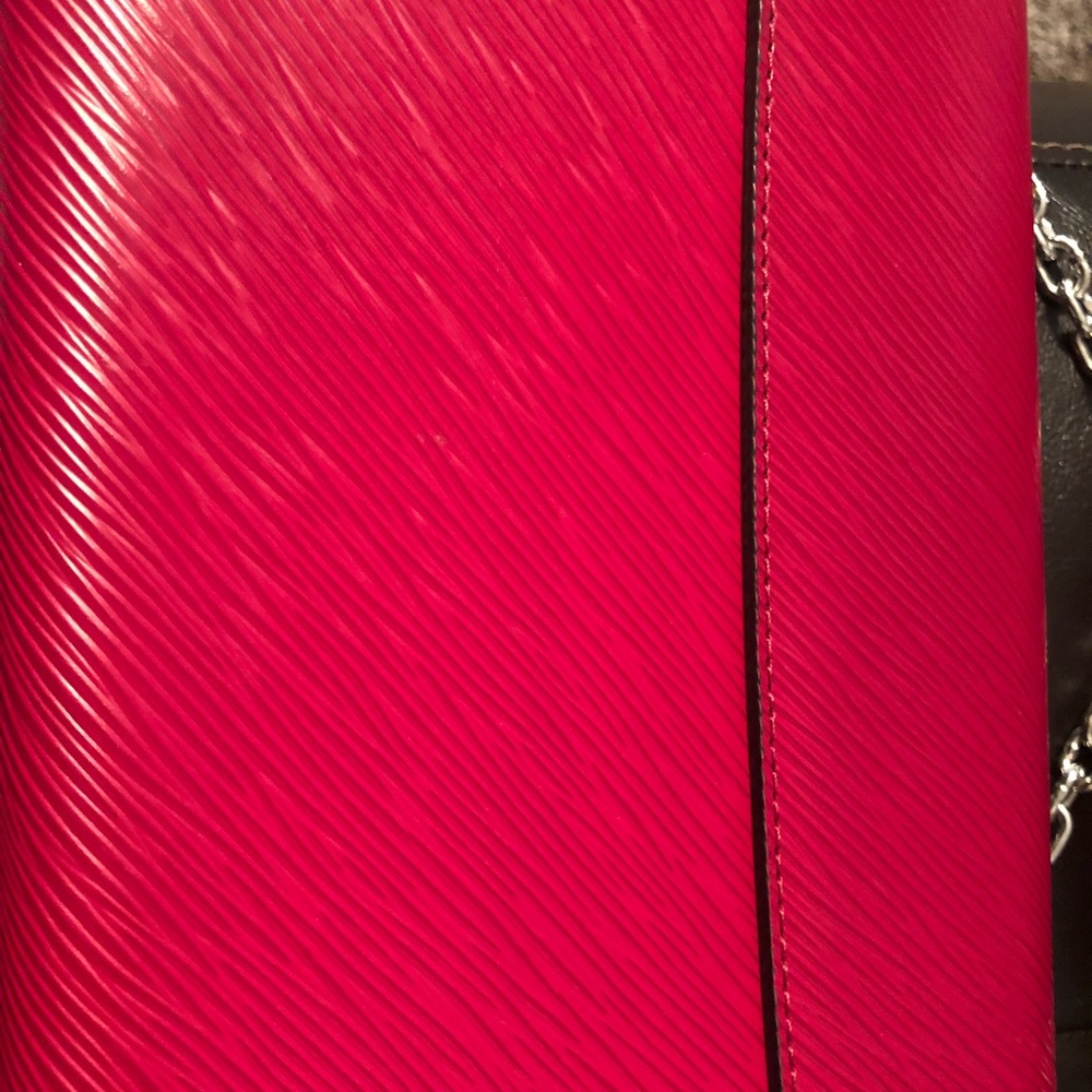 Louis Vuitton twist MM Rarely used - Picture 5 of 8